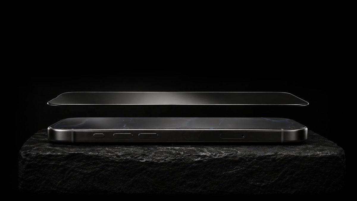 Dunne ELITE screenprotector op een smartphone